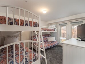 5 bedrooms, iron/ironing board, WiFi, bed sheets - Locke Mountain J-3 | 5 Bed, 3.5 Bath (Newry)