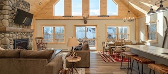 Blizzard Peaks Lodge - Overlooking Sunday River