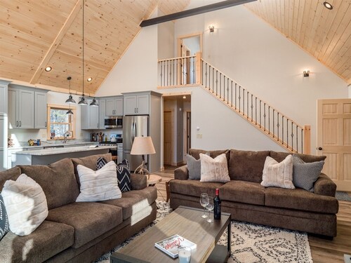 Blizzard Peaks Lodge | 4 Bed, 3.5 Bath