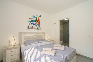 2 makuuhuonetta, silitysrauta/-lauta, ilmainen Wi-Fi, vuodevaatteet