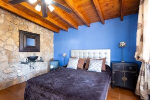 3 bedrooms, in-room safe, desk, iron/ironing board