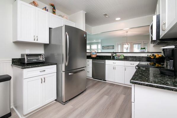 Fridge, microwave, oven, stovetop - Beautiful totally remodeled townhouse in Sea Colony West near the Fitness center (bethany beach)