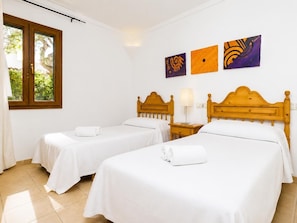 5 Schlafzimmer, Bügeleisen/Bügelbrett, Reisekinderbett, WLAN