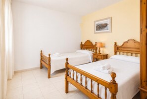 5 bedrooms, iron/ironing board, travel cot, WiFi - Villa Binimelis - Five Bedroom Villa, Sleeps 10 (Cala d'Or)