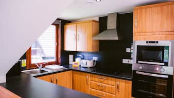 Cabin, Private Bathroom, Lake View (Hot Tub) | Shared kitchen