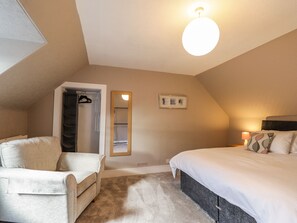 Cottage | 4 bedrooms, individually decorated, individually furnished, free WiFi - 62 Society Street (Nairn)