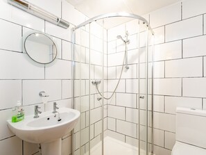 Cottage | Bathroom