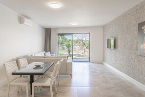 Comfort Apartment, 2 Bedrooms, Annex Building | 1 bedroom, iron/ironing board, WiFi, bed sheets