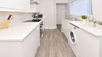 House, Private Bathroom | Shared kitchen