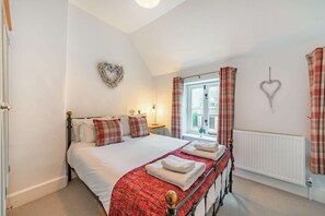 2 slaapkamers, een strijkplank/strijkijzer, reisbedje, wifi