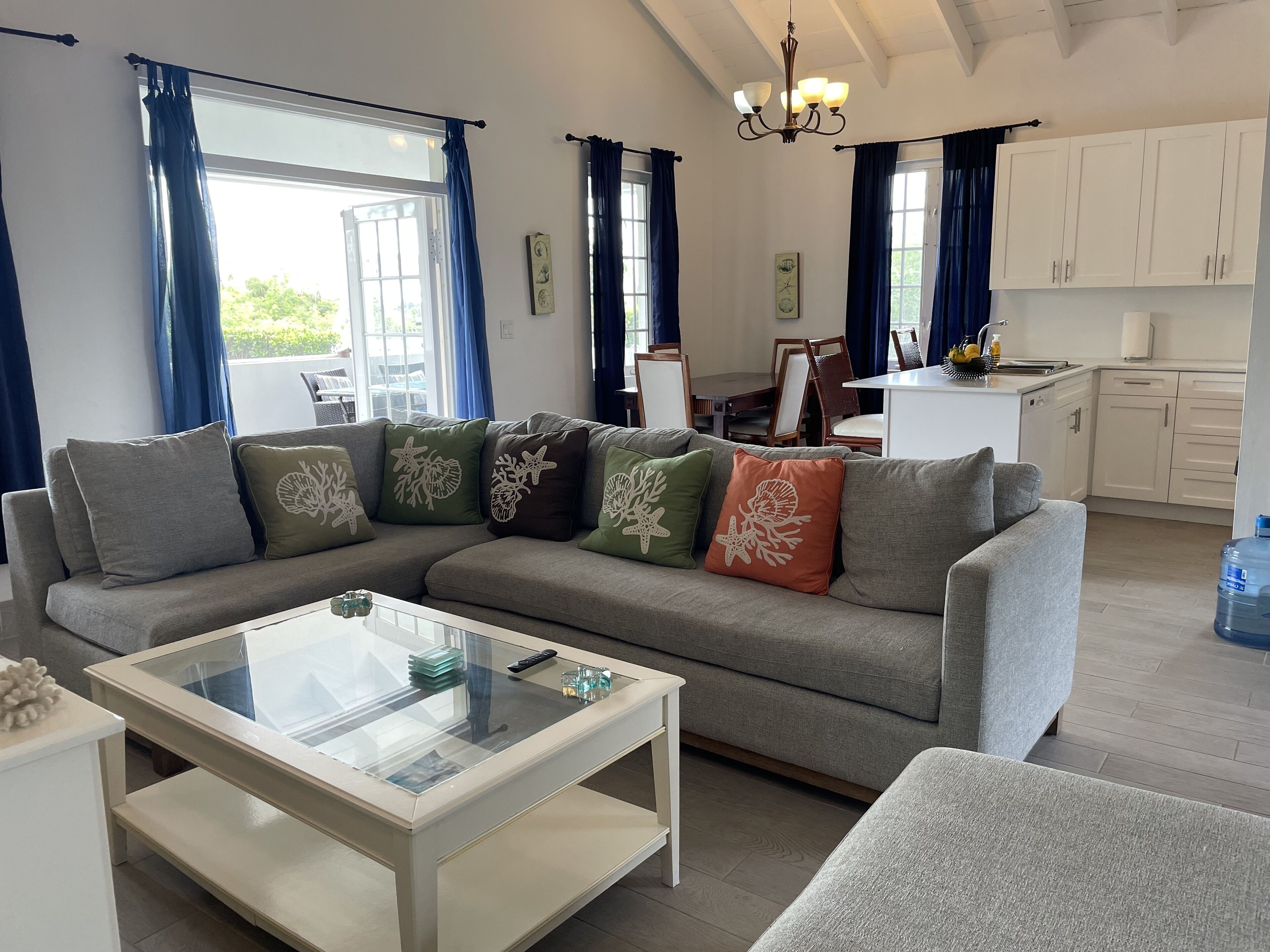 Smart TV, DVD player, books