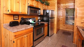Cabin, Multiple Beds, Hot Tub, Mountain View | Private kitchen | Fridge, microwave, oven, stovetop