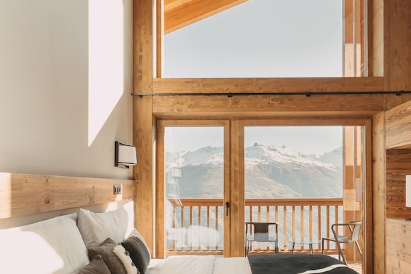 Suite Loft | Premium bedding, memory foam beds, minibar, in-room safe