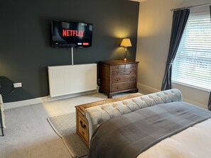 Rumah | 3 kamar tidur, setrika/meja setrika, Wi-Fi gratis, dan seprai linen