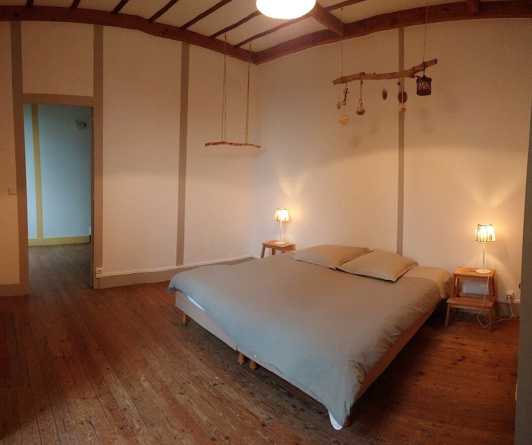 7 bedrooms, iron/ironing board, travel crib, free WiFi