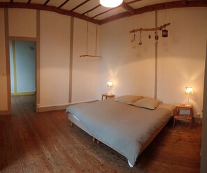 7 chambres, fer et planche à repasser, lit parapluie, Wi-Fi gratuit