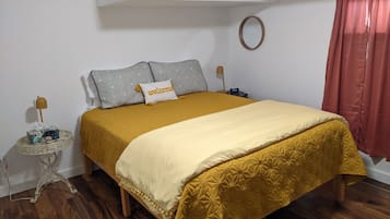 1 habitación, tabla de planchar con plancha, wifi gratis y ropa de cama