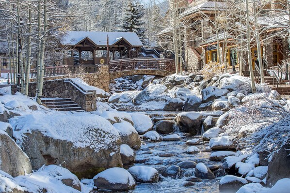 Exterior - Modern Rustic Bi-Level 3 Bedroom Plus Loft Condo In Beaver Creek (Beaver Creek)