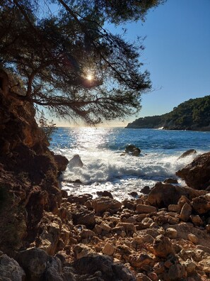 Plage à proximité, chaises longues