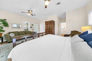 3 bedrooms, iron/ironing board, Internet, bed sheets