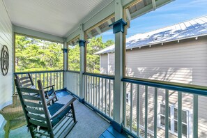 Property grounds - Stars Hollow Cottage | Pet Friendly 30A Home + 3 Porches + Pool Access (Santa Rosa Beach)
