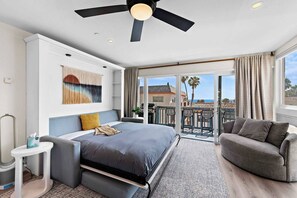 1 chambre, bureau, fer et planche à repasser, lit parapluie