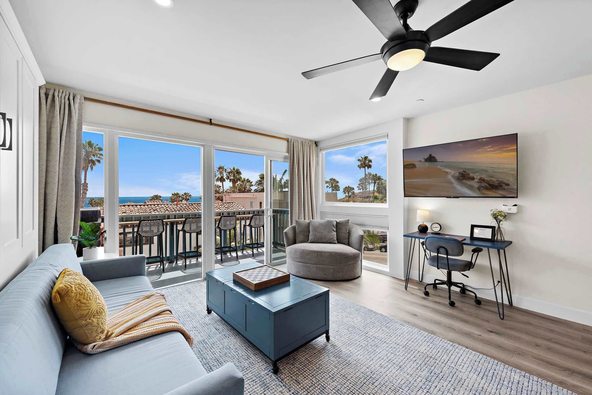 Televisión, reproductor de DVD, estéreo y oficina 