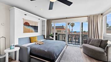 1 chambre, bureau, fer et planche à repasser, lit parapluie