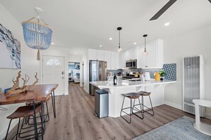 Fridge, microwave, oven, stovetop - Lux Penthouse • Steps to Beach • AC • Bikes • Pets (San Clemente)