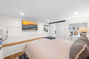 1 غرفة نوم ومكتب ومكواة/لوح كي وسرير سفر