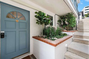 Exterior detail - Oceanview| Steps to beach | Pets ok| Parking+Bikes (San Clemente)