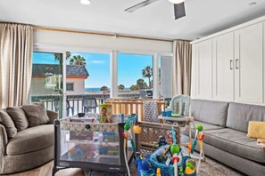 Interior - 95 Walk Score Bikes 300Mbps 2minBeach 5starpromise (San Clemente)