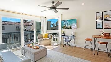 Una Smart TV, Netflix, Hulu, libros