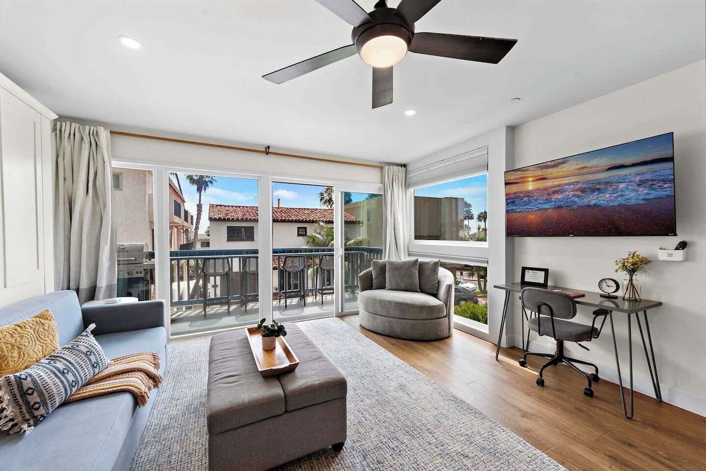 智能电视、Netflix、Hulu、书