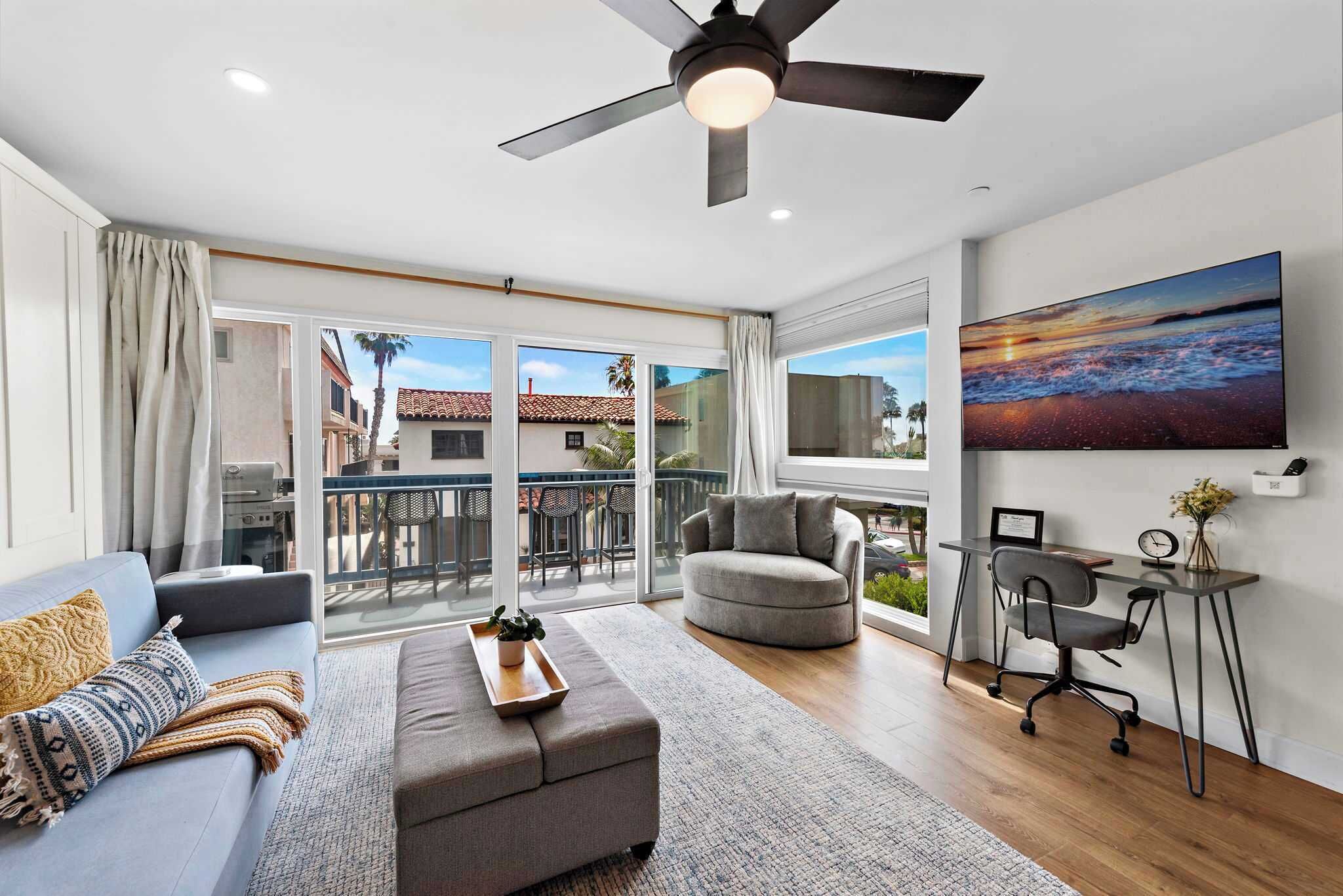 TV, Netflix, Hulu og DVD-spiller