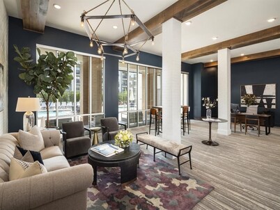 Pool-Hot Tub-Free Parking-Gym-Fast Wifi