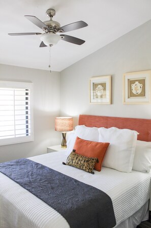 1 habitación, tabla de planchar con plancha, wifi gratis y ropa de cama 