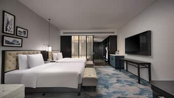 Phòng 2 giường đơn cơ bản, 2 giường đôi, quang cảnh thành phố | Chăn bông, két bảo mật tại phòng, màn/rèm cản sáng