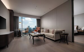 Basic Suite, 1 King Bed, City View | Living room - Steigenberger Changsha Future City (Changsha)