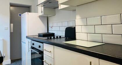 Townhouse @ 110 Etruria Vale Road Stoke