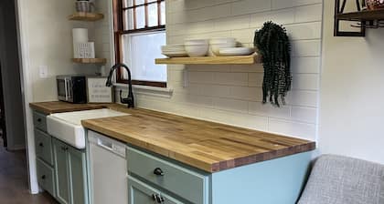 Newly remodeled home - adorable and cozy!