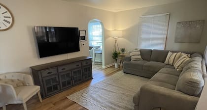 Newly remodeled home - adorable and cozy!