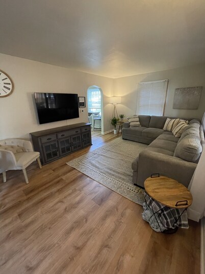 Newly remodeled home - adorable and cozy!