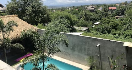 Petit hotel 5 min walk to the beach with Ocean and Mountain View