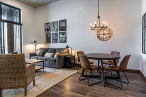 Interior - Upscale Lakeview Condo in Downtown Sandpoint (Sandpoint)