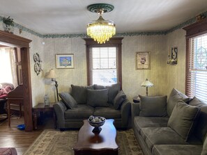 Smart TV, DVD player, books, video library - 1913 Classic Victorian Home with manny outdoor spaces. (Wildwood)