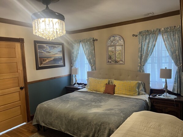 4 habitaciones, tabla de planchar con plancha y wifi gratis 