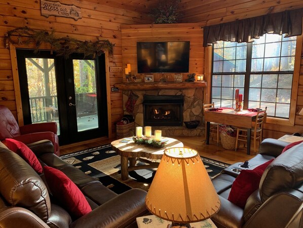 Smart TV, fireplace