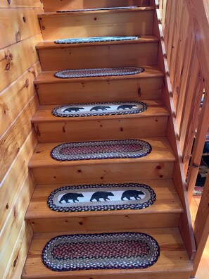 Interior - True Log Home In The Mountains (Murphy)