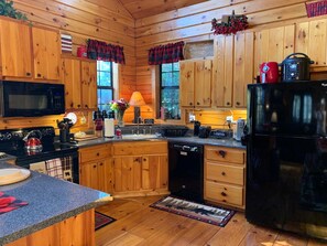 Fridge, microwave, oven, stovetop - True Log Home In The Mountains (Murphy)